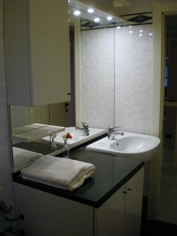 Apartment Melozzo Milan Room photo
